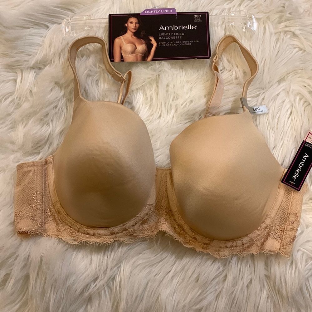 Ambrielle Size 38D full figure lightly lined bra.  NWT